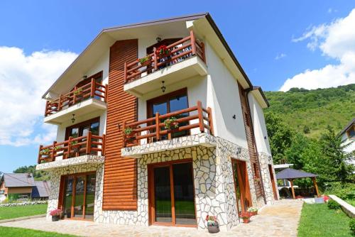 B&B Mavrovo - Villa 'Iva' - Bed and Breakfast Mavrovo