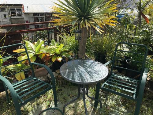 The Cell Block Backpackers in แวนกาเร่