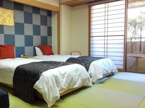 Twin Room with Tatami Area - Non-smoking - Breakfast Included