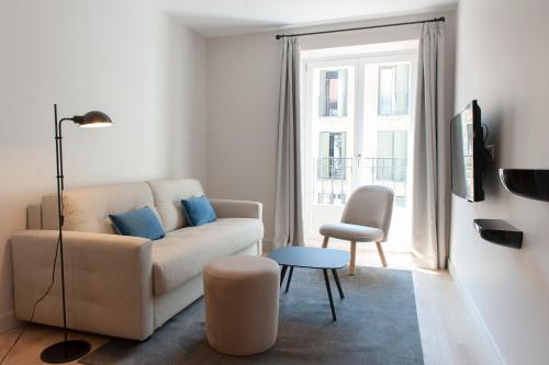 MH Apartments Central Madrid - image 10
