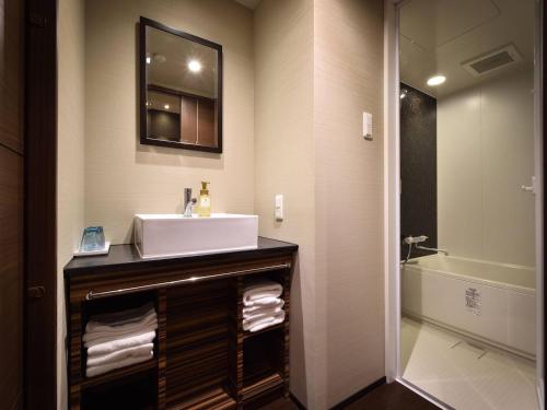 Executive Family Room image 6