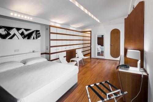 LHP Suite Posillipo - image 3