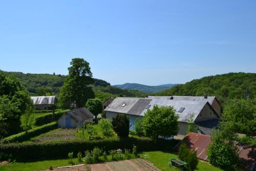 appartement dans maison, calme assuré (appartement dans maison, calme assure) in มัคนีย์ คัวร์