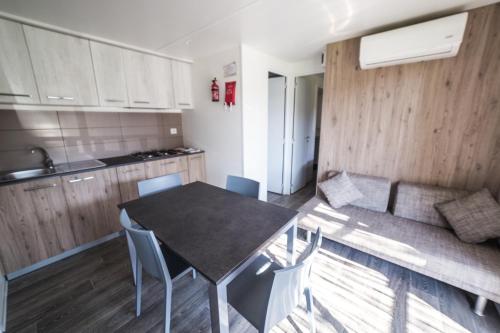 3 bedrooms, 5 beds