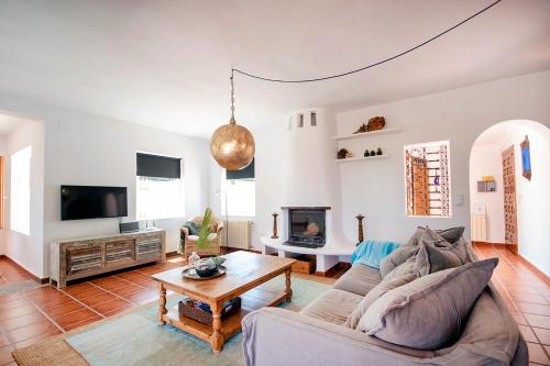 Villa Lagarta by Holiday Rentals Villamar