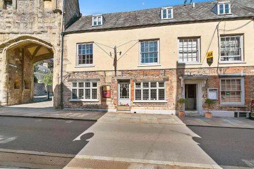 The Ancient Gatehouse & Rugantino Restaurant, hotel in Wells