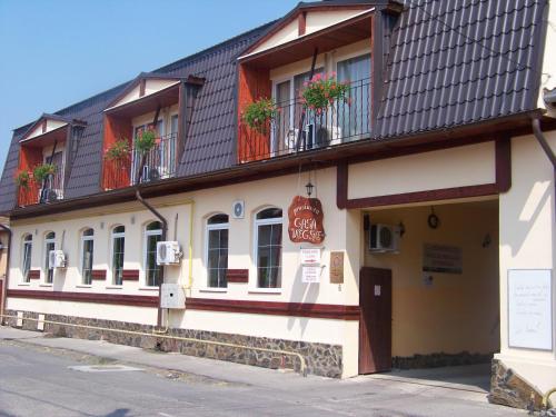 Accommodation in Haţeg