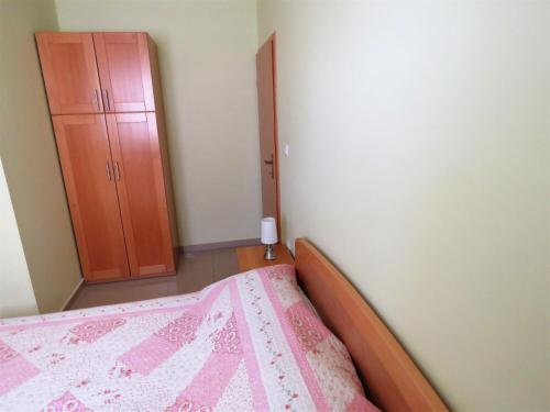 One-Bedroom Apartment image 10