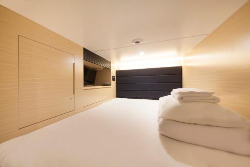 1 twin bed