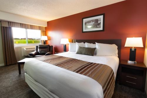 BCMInns - Lloydminster Stop at BCMInns - Lloydminster to discover the wonders of Lloydminster (AB). Featuring a complete list of amenities, guests will find their stay at the property a comfortable one. 24-hour front desk, 