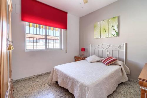 Chalet acogedor con piscina muy cerca de Granada