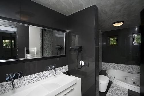Vila 6aTo Hotel & Wellnes Room Type - Deluxe Junior Suite with Balcony and City View