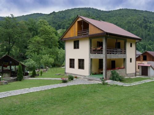 Pensiunea Bobu in Izvoru Muntelui