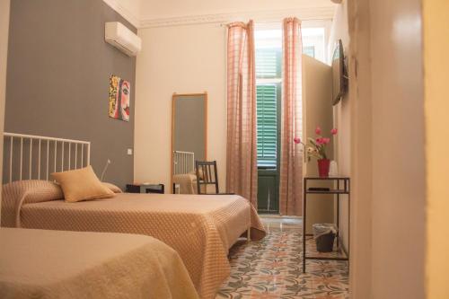 Deluxe Triple Room image 9