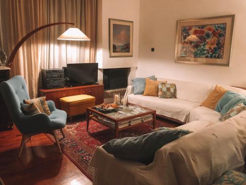  Cozy Apartment next to the Airport in 19003 Markopoulo