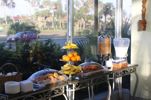 Food and beverages, Makai Beach Lodge in Ormond Beach
