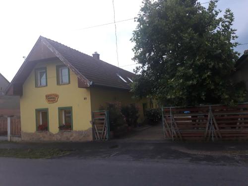  Borostyán Vendégház, Pension in Petőmihályfa