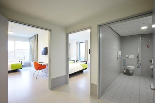 Family Room room in Hotel Middelpunt - Gratis Parking - Ontbijt inbegrepen!