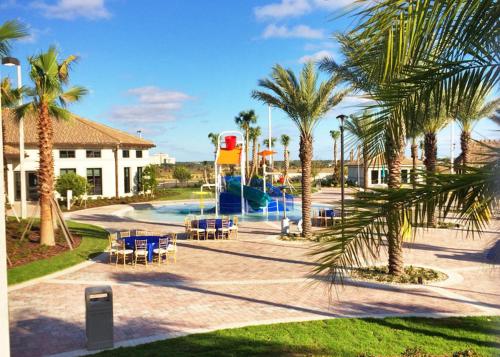 Champions Gate #1 - Luxurious 8 Bedroom Pool Villa with Theater - image 9