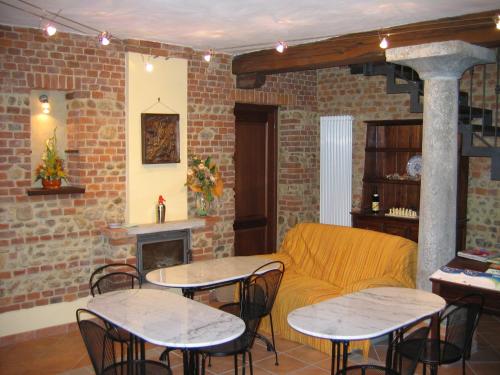 Standard Double or Twin Room with Private External Bathroom