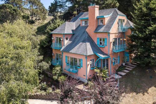 @ Marbella Lane Tuscan Villa with Hot Tub - San Francisco