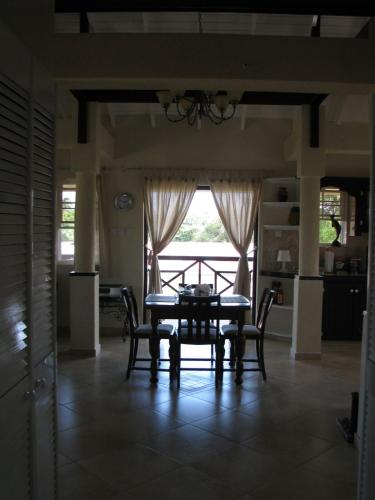 Instalaciones, Apartments in Maya's Bajan Villas in Welches