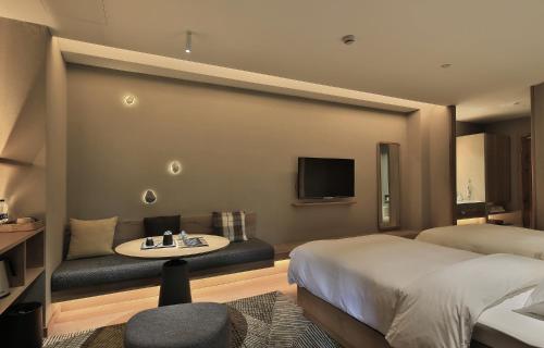 159280182 EBO Hotel Hangzhou Wulin - 5 mins drive to the West Lake