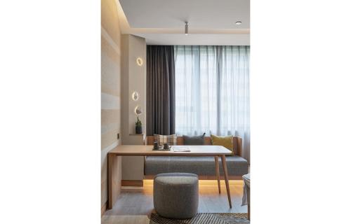 159280335 EBO Hotel Hangzhou Wulin - 5 mins drive to the West Lake