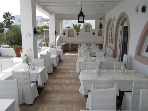 Porto Scoutari Romantic Hotel - image 11