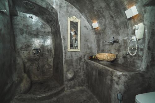 Kaleidoscope Cave Houses - image 5