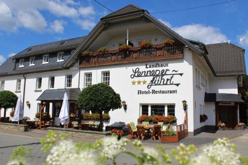 Landhaus Lenneper-Führt - Hotel - Kirchhundem