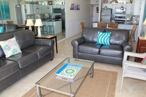 Romar Place 502 - image 2