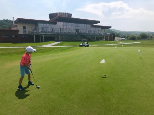 Theodora Golf Club - image 12