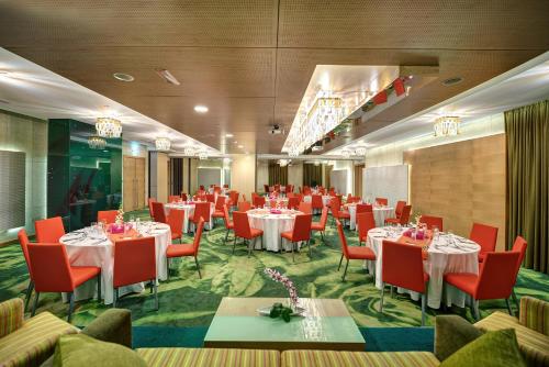 AL KHOORY EXECUTIVE HOTEL AL WASL - image 7