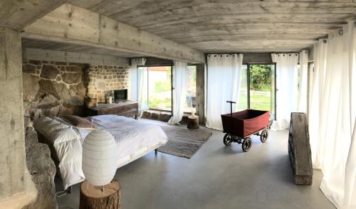 Domaine de Combraille en Marche in Saint-Médard-la-Rochette