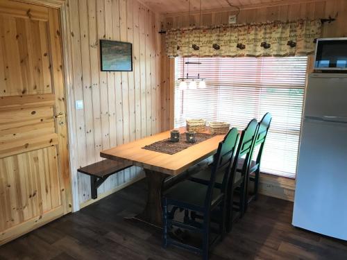 บริการและสิ่งอำนวยความสะดวก, Roste Hyttetun og Camping in ออส