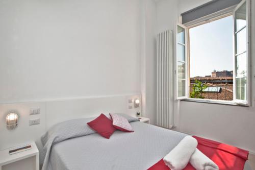 Deluxe Double Room with Shower image 9