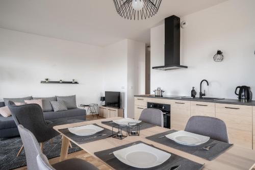 RentPlanet - Apartamenty Atal Tower - image 4