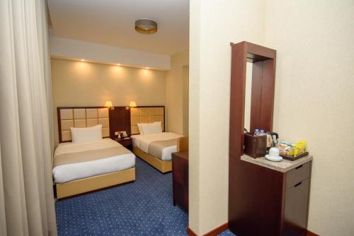 Twin Room with City View