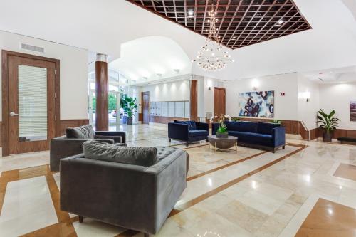 ล็อบบี้, Dadeland Towers by Miami Vacations near สวนแมธทีสันแฮมม็อก