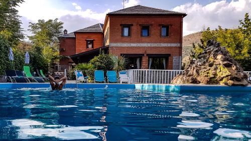 Exterior view of Hotel Rural Don Burguillo