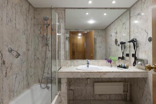 URH Ciutat de Mataró - Hotel