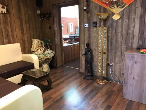  Thai style apt.near airport 4P, Unterkunft in Gyál