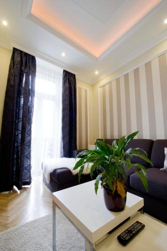 Elisabeth Bridge Apartmans - image 6