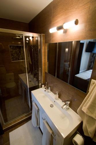 Elisabeth Bridge Apartmans - image 5