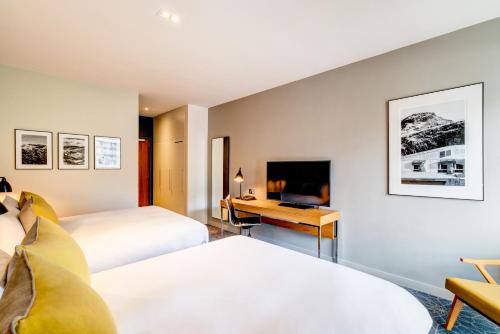 room detail thumbnail 2
