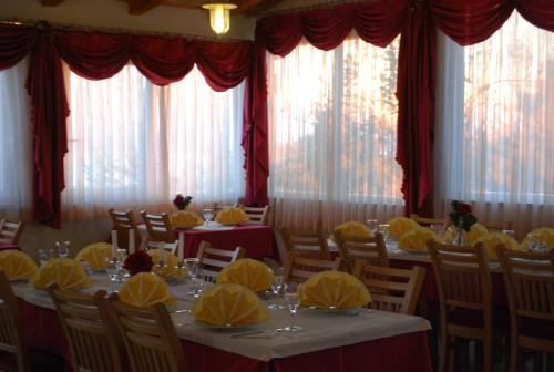Guesthouse Komfor Moča - image 2