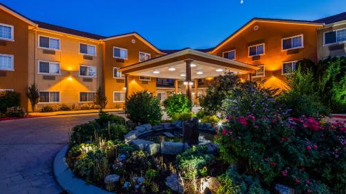 Best Western Plus Caldwell Inn & Suites