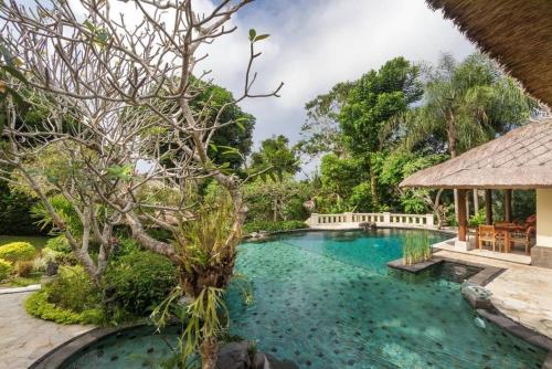 Luxury and huge nature Oasis Villa Taman Caliandra