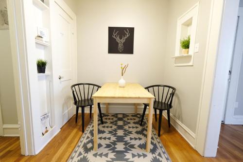 1920s CITY RETREAT Studio Flat in Dallas, USA
